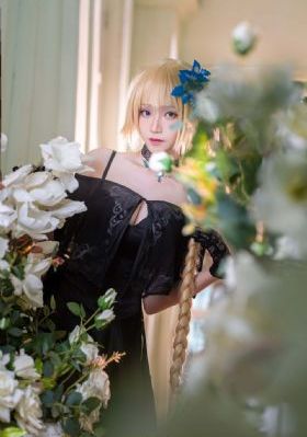 男生女生披萝卜