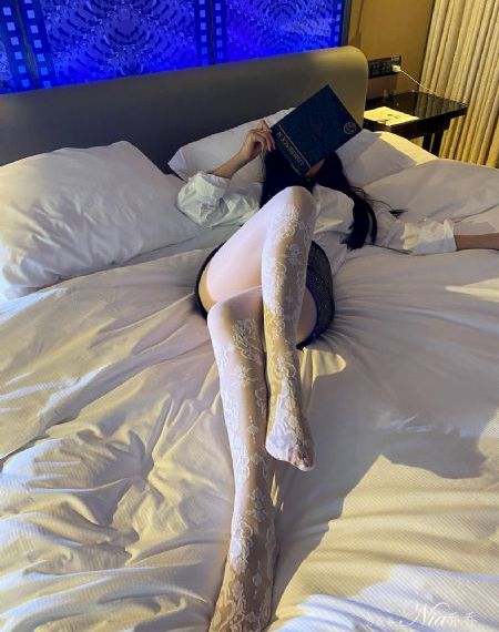 轻拍翻轉小魔女高開低走爛尾