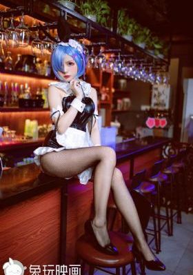 女保险公司推销员4